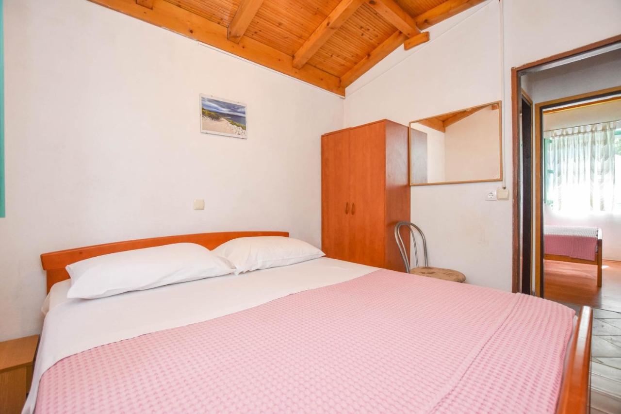House Oliva Villa Tkon Exterior photo