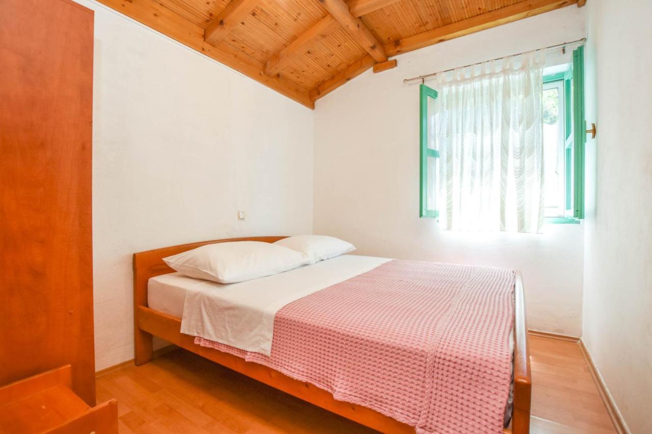 House Oliva Villa Tkon Exterior photo